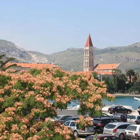 Trabakul Διαμέρισμα *