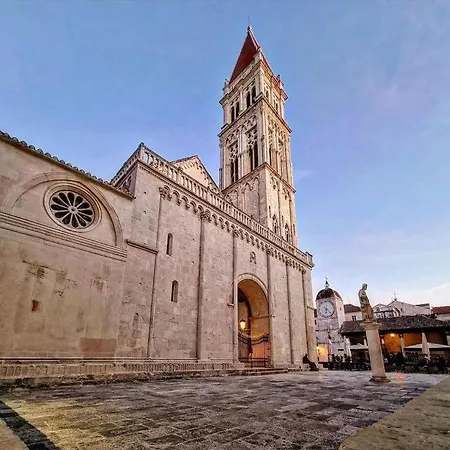 Apartments Trabakul *